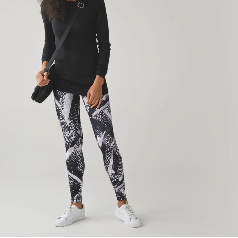 Lululemon Wunder Under Pant III *Full-On Luon, Size: 4 - Picture 8 of 8